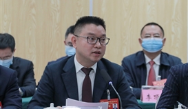 周平董事長(zhǎng)參加市八屆人大一次會(huì)議沙灣區(qū)分團(tuán)審議并發(fā)言：堅(jiān)持走低碳、綠色的高質(zhì)量發(fā)展之路