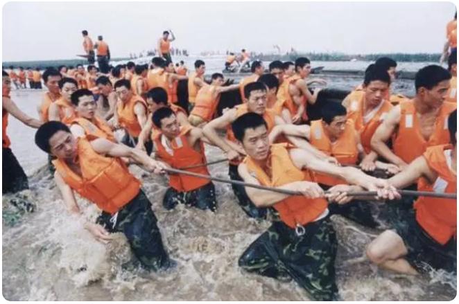 98年抗洪，中央決定最后關(guān)頭炸堤分洪，朱镕基：等等，我再加句話